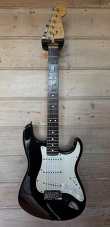 2HD USA 1995 FENDER STRATOCASTER STANDARD ELECTRIC BLACK W/CASE